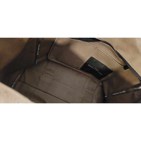 Marc Jacob Large Tote Bag - Picture 6 of 8